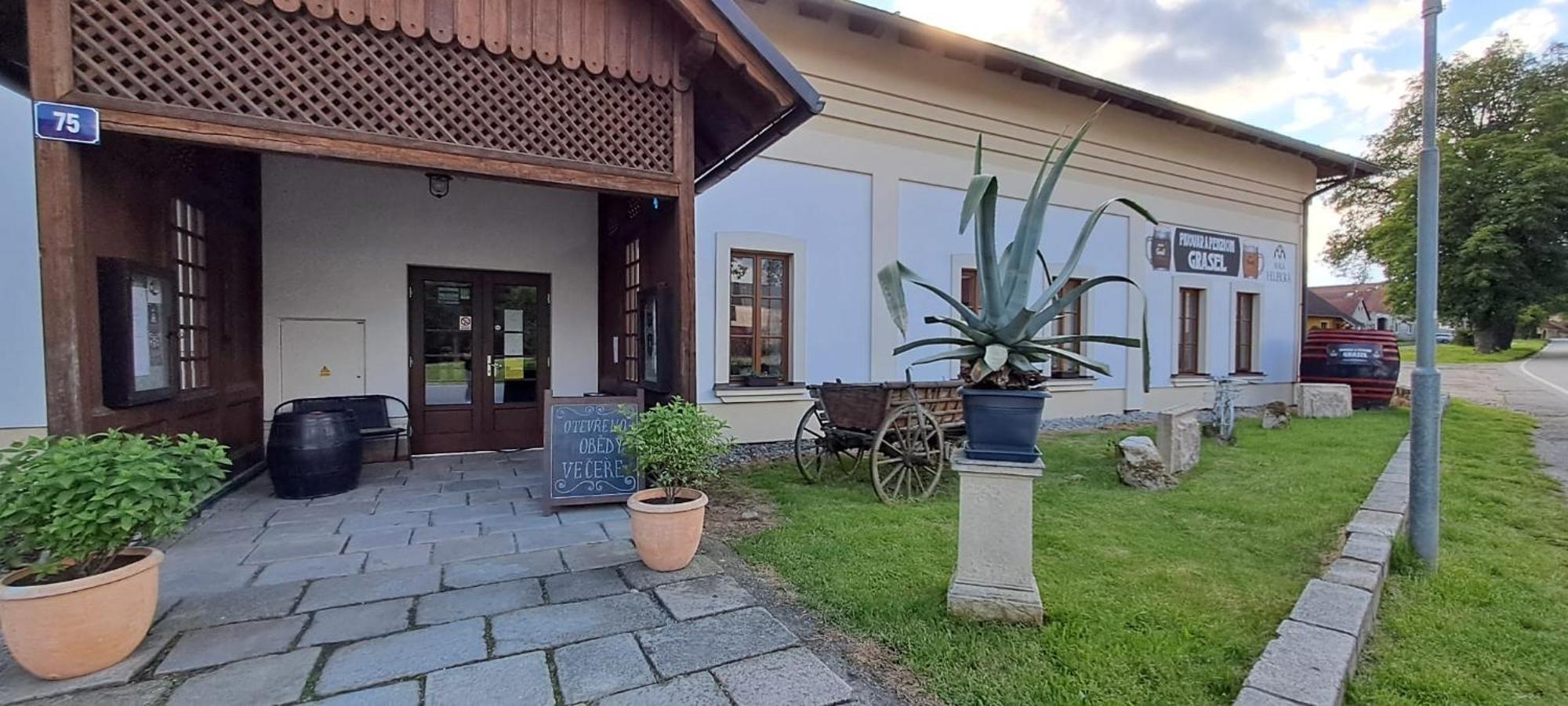 Pivovar A Penzion Grasel Český Rudolec Extérieur photo